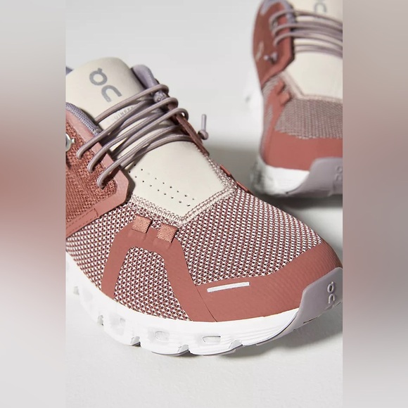 On Running On Cloud 5 Combo Sneakers Red / Brown & White | Size 7.5 - Picture 3 of 9